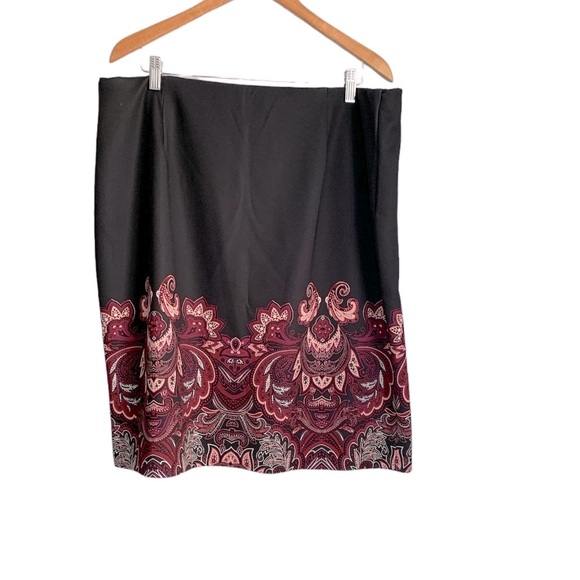 Roz & Ali Black with Red Floral Pull on Pencil Skirt, Size 2X - Picture 2 of 6